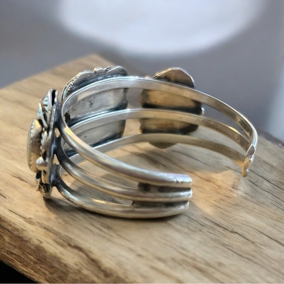 VINTAGE NATIVE AMERICAN MOTHER OF PEARL CUFF - Picture 5 of 7